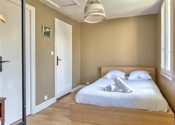 Le Chant De Daoud Maison De Avec Jardin Et Place Stationnement