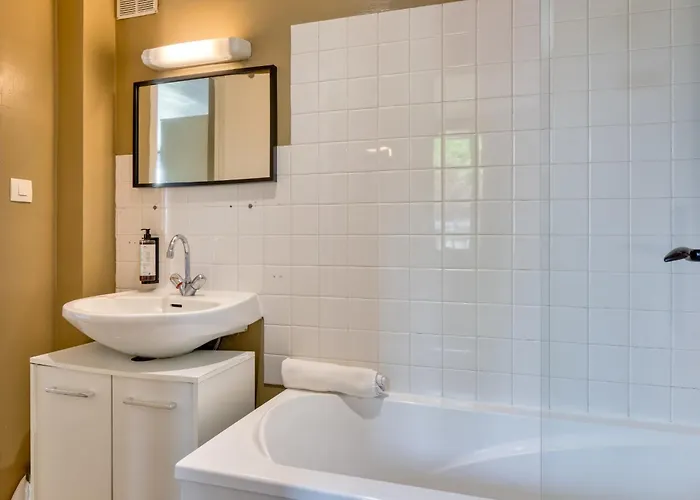 Dom wakacyjny Le Chant De Daoud Maison De Avec Jardin Et Place Stationnement Rouen